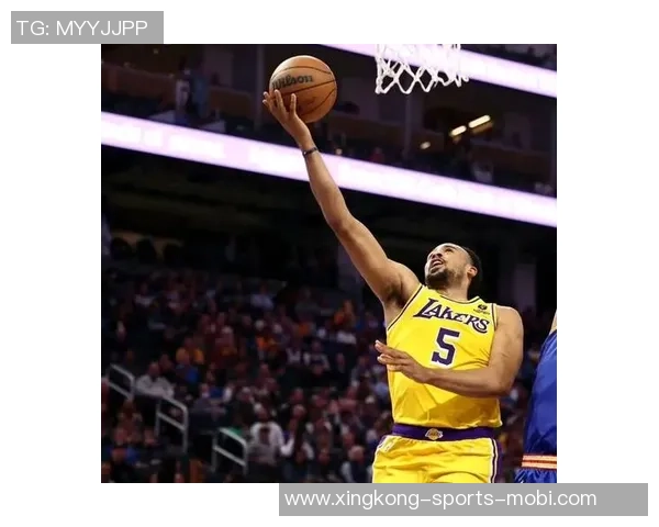 马特科维奇上半场表现惊艳五投全中贡献12分1断2帽三分球完美命中 马特科维奇上半场表现惊艳五投全中贡献12分1断2帽三分球完美命中